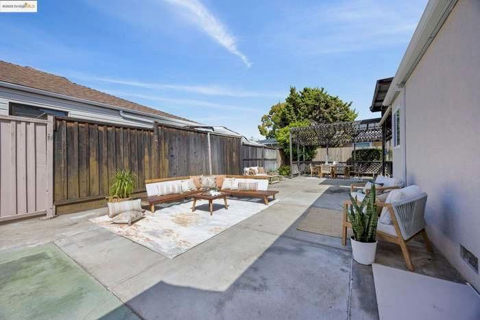 20674 Forest Ave - Photo 2 of 20