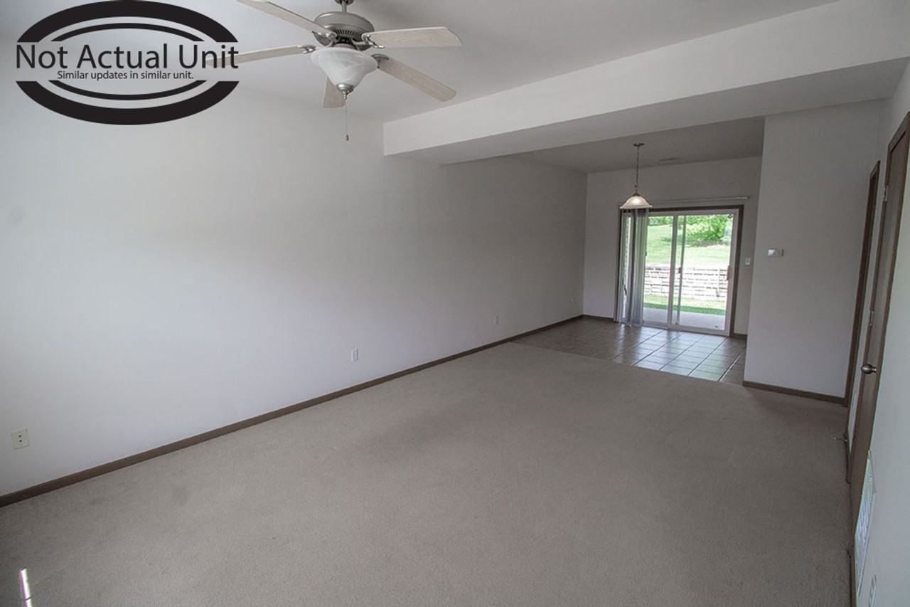 1615 Citadel Dr - Photo 5 of 33