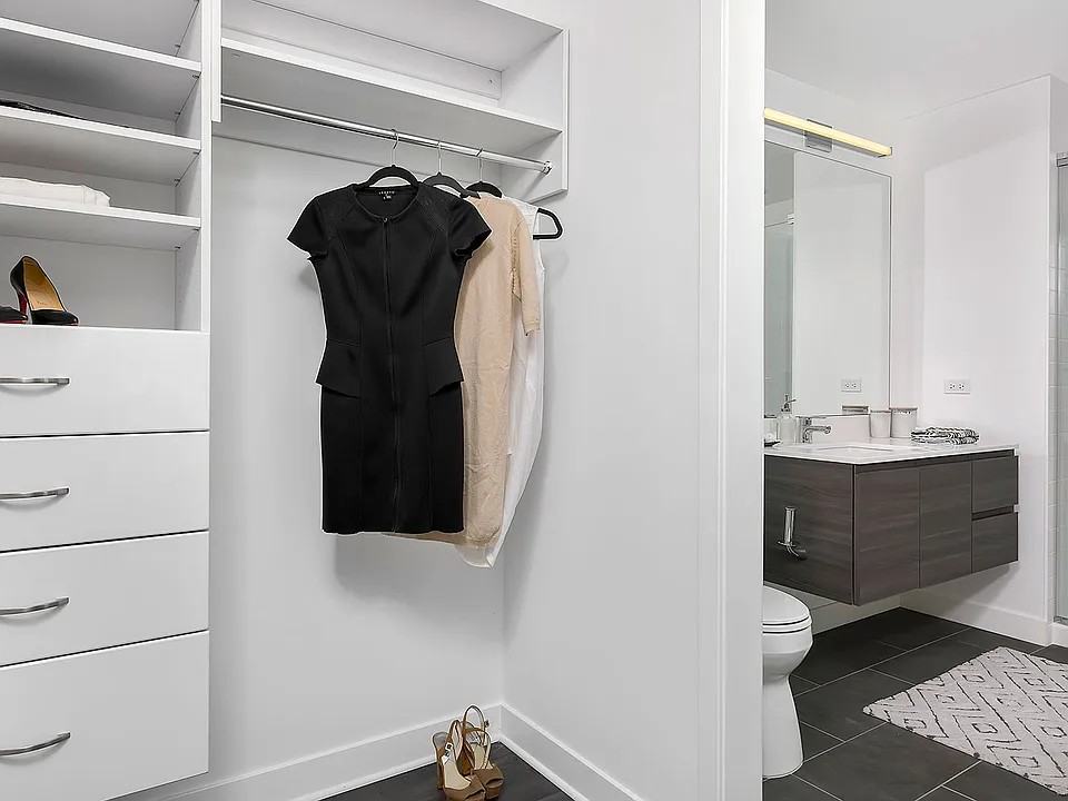 251 W Hubbard St - Photo 5 of 14