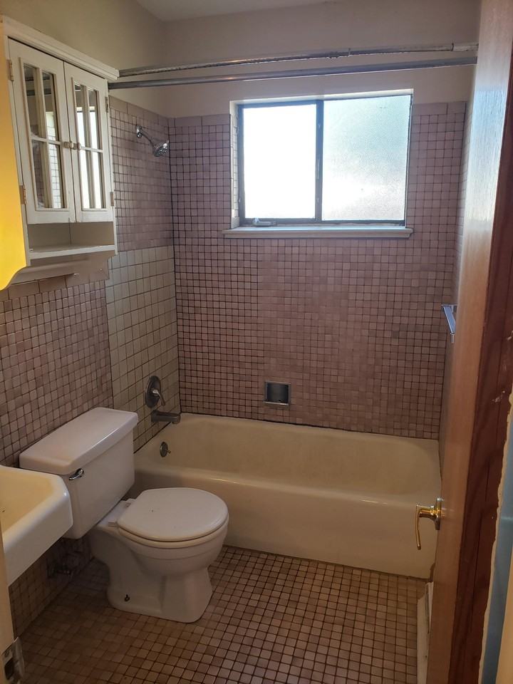 1140 Steele St - Photo 6 of 13