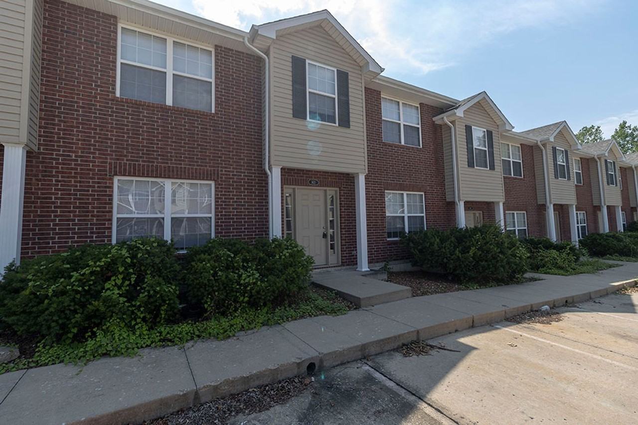 1621 Citadel Dr - Photo 4 of 34