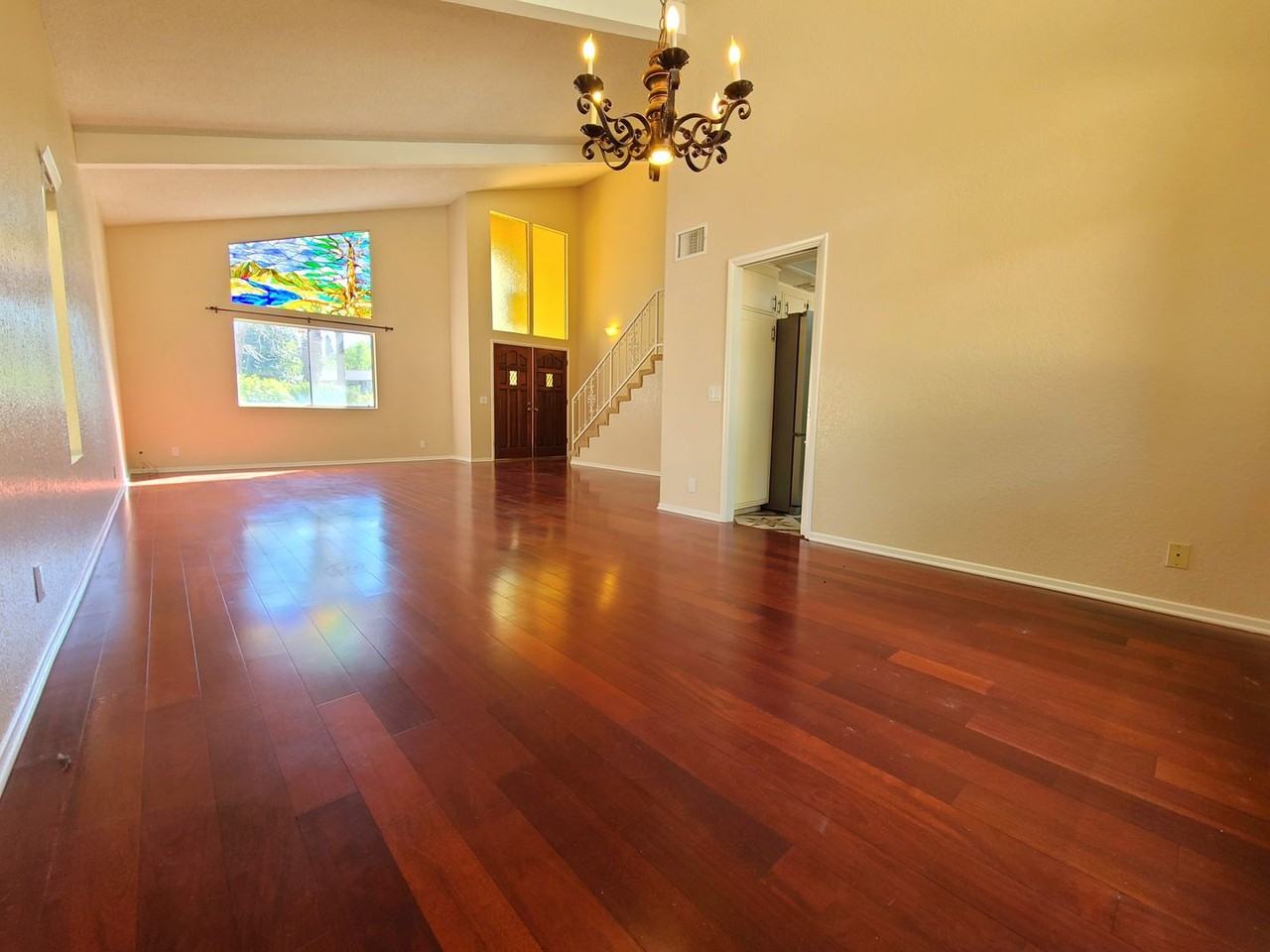 109 E Hilton Ave - Photo 4 of 24