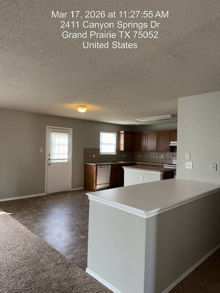 2411 Canyon Springs Dr - Photo 7 of 17