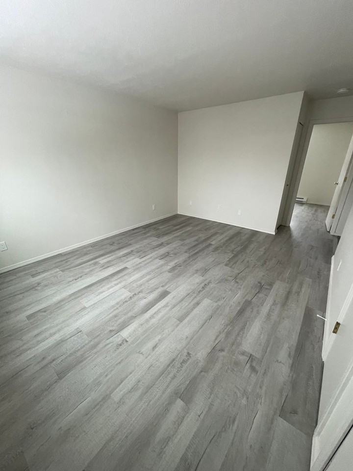 705 Waverly Pl #4 - Photo 2 of 7