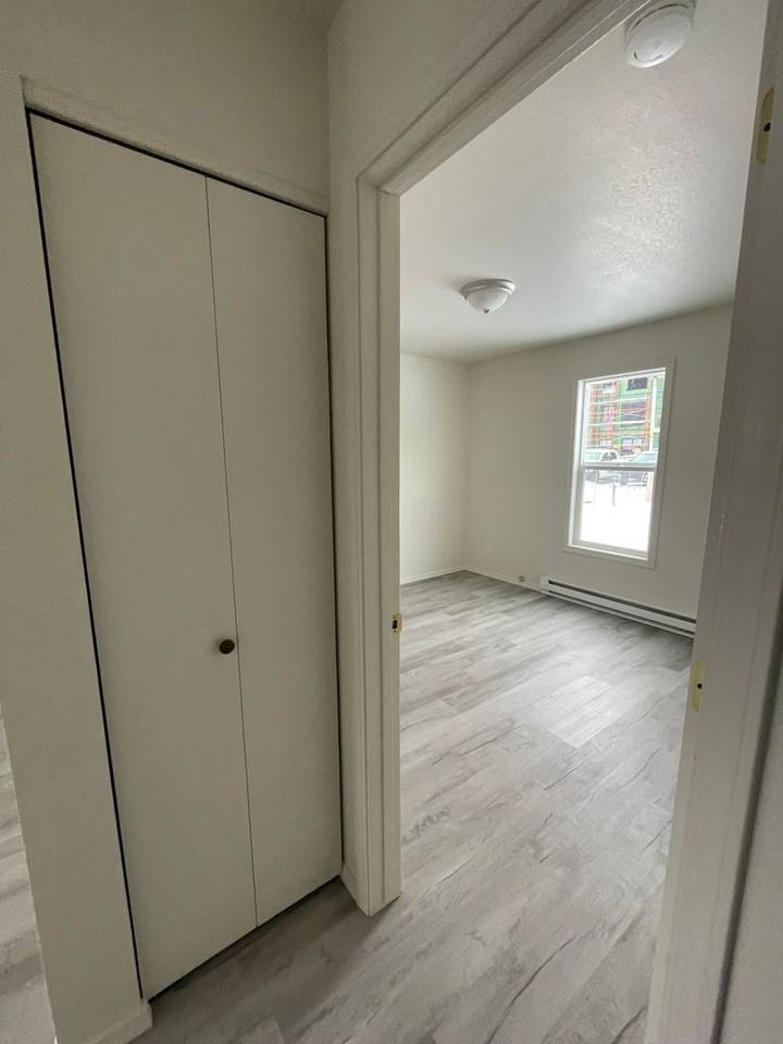 705 Waverly Pl #4 - Photo 6 of 7