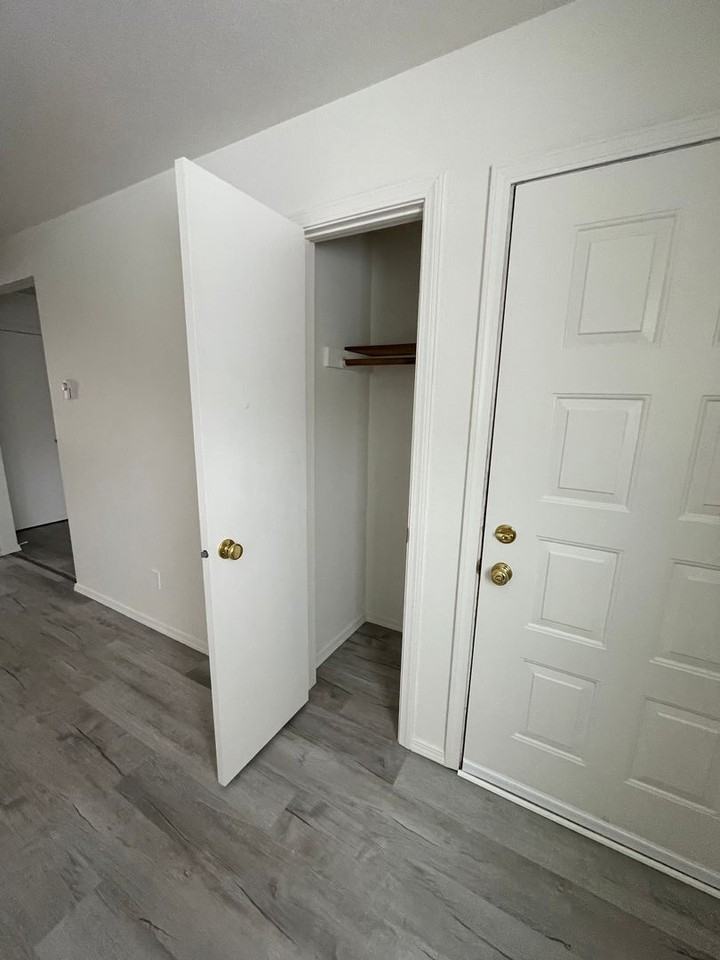 705 Waverly Pl #4 - Photo 7 of 7