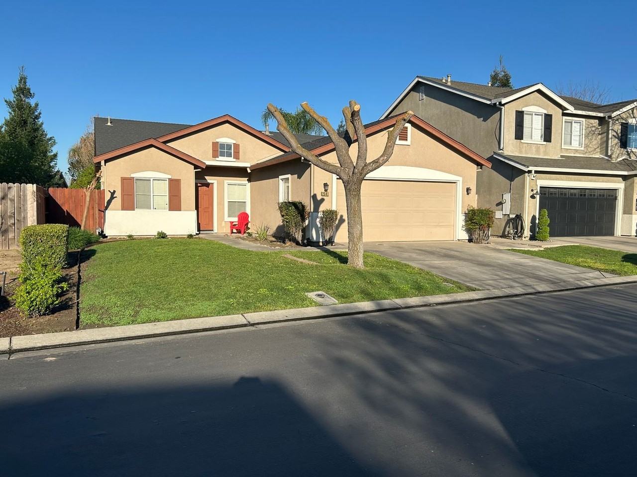 2541 Carnival Dr - Photo 2 of 10