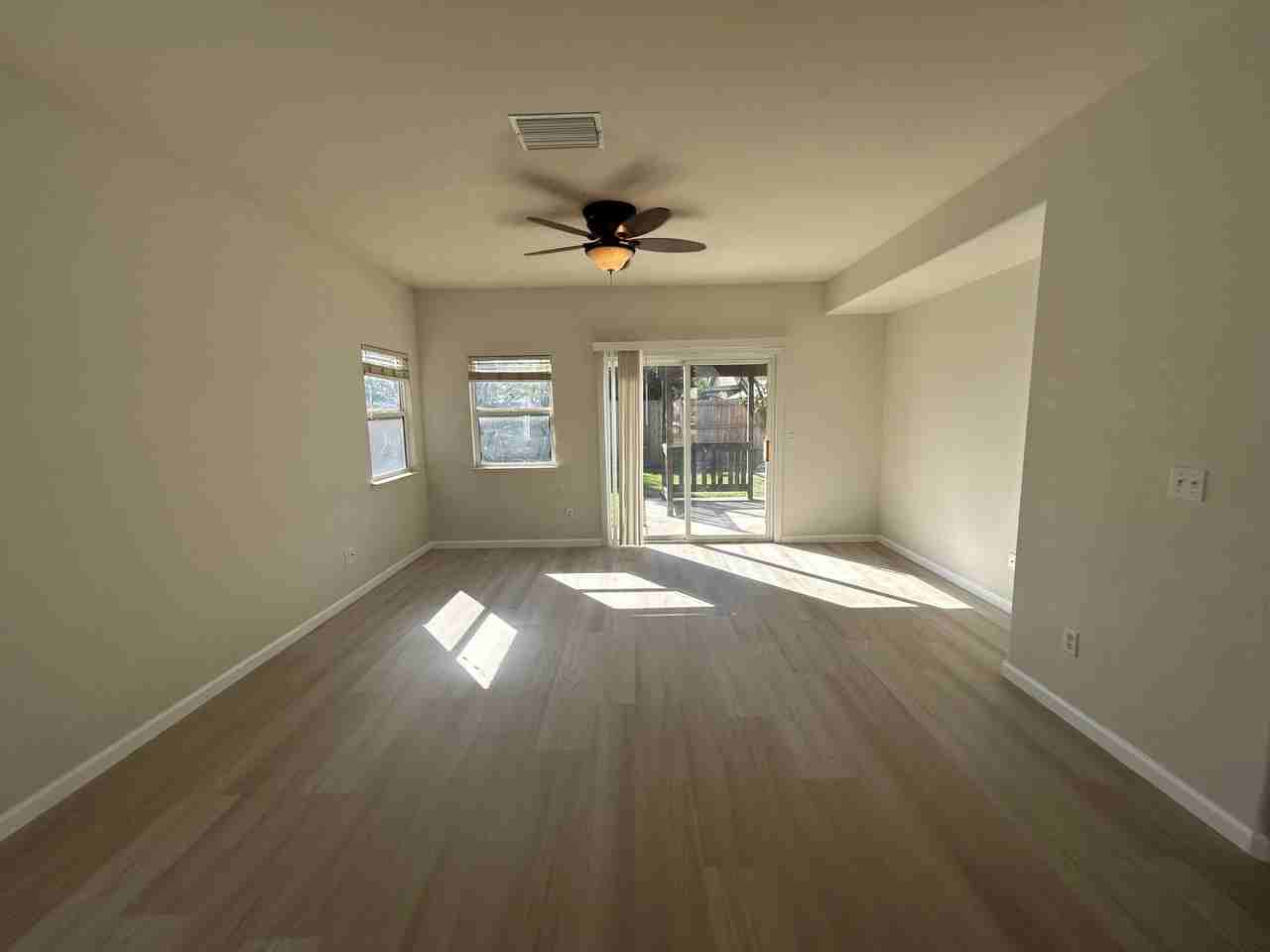 2541 Carnival Dr - Photo 3 of 10