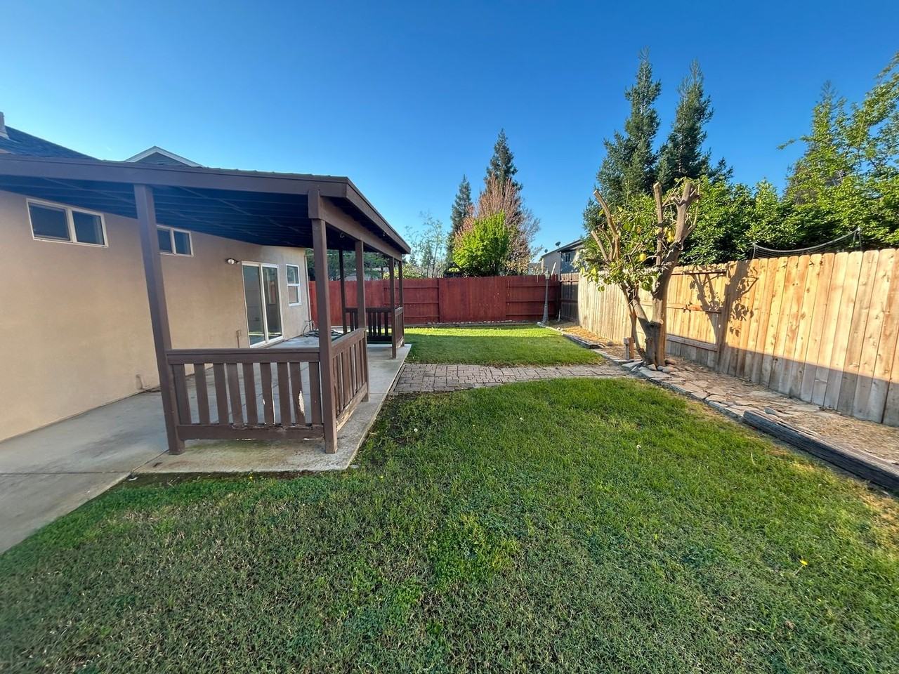 2541 Carnival Dr - Photo 5 of 10