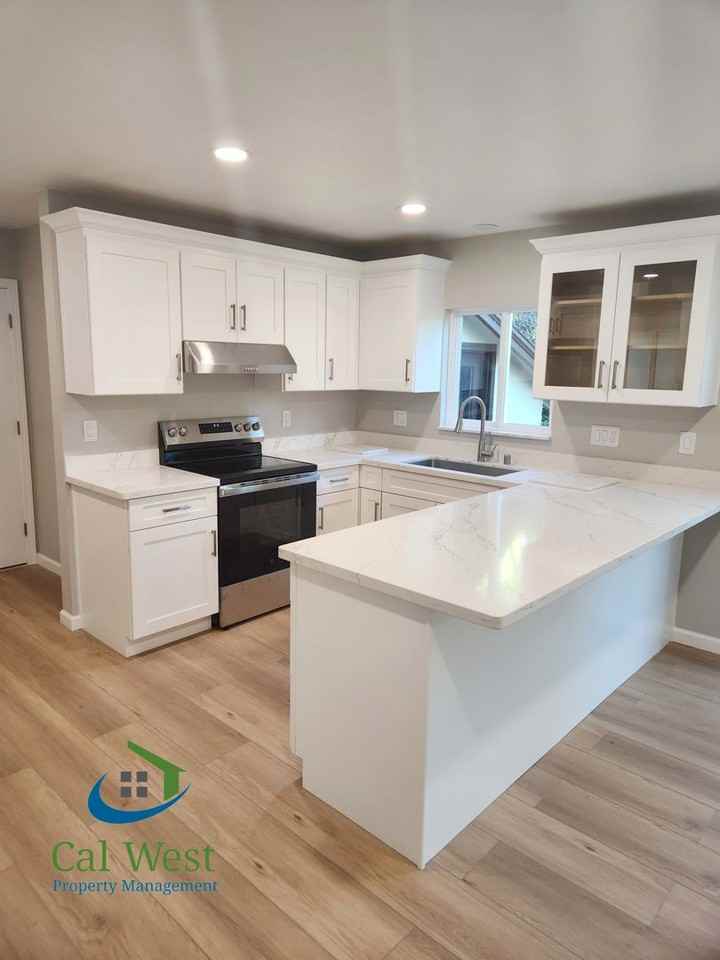 208 Lester Ln - Photo 2 of 17