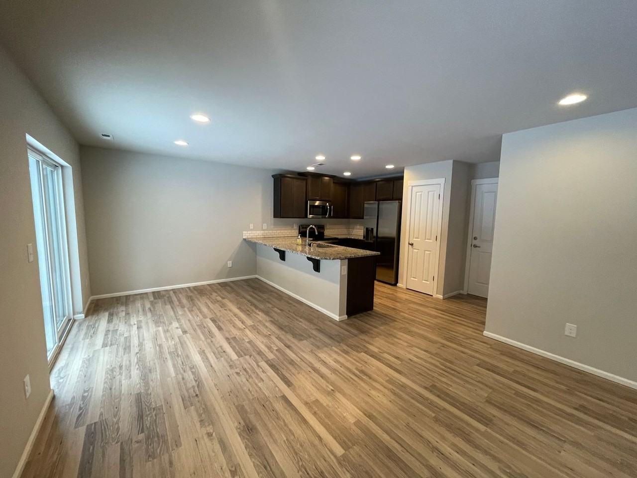 1202 Marian Dr - Photo 2 of 28