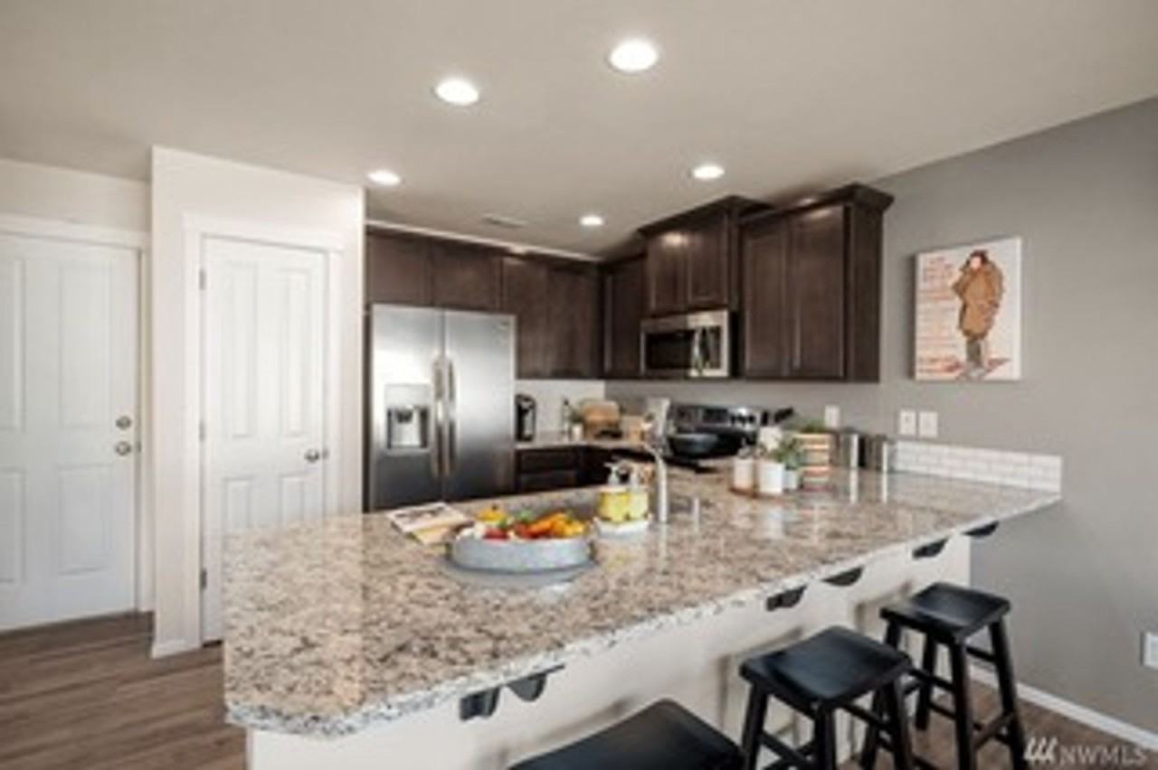 1202 Marian Dr - Photo 4 of 28