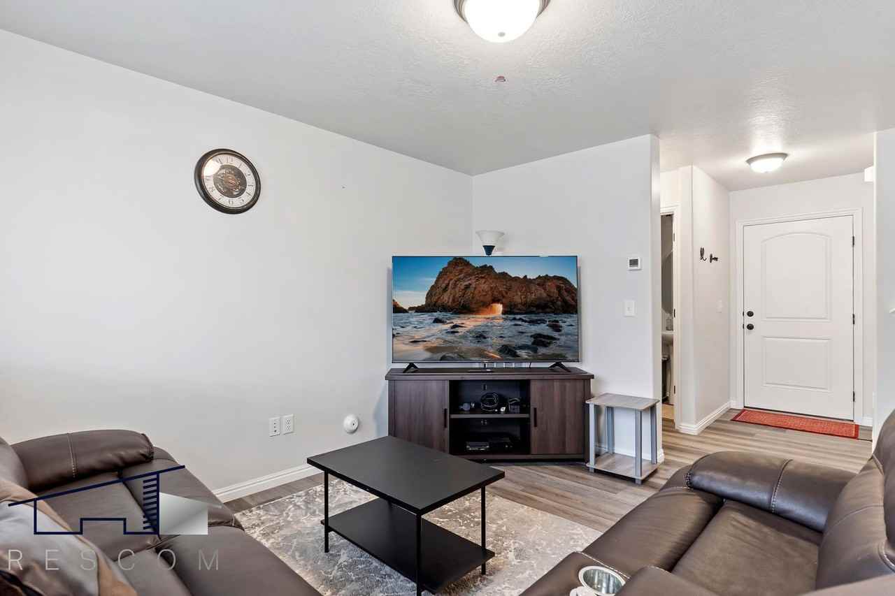 2914 W 3885 S - Photo 7 of 23