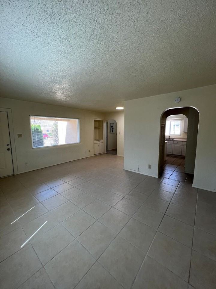 628 San Pablo St Ne - Photo 2 of 18