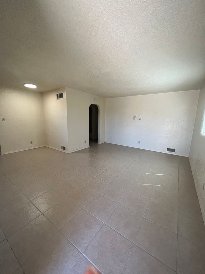 628 San Pablo St Ne - Photo 4 of 18