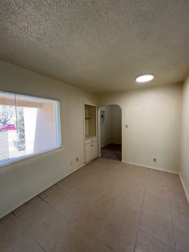 628 San Pablo St Ne - Photo 6 of 18