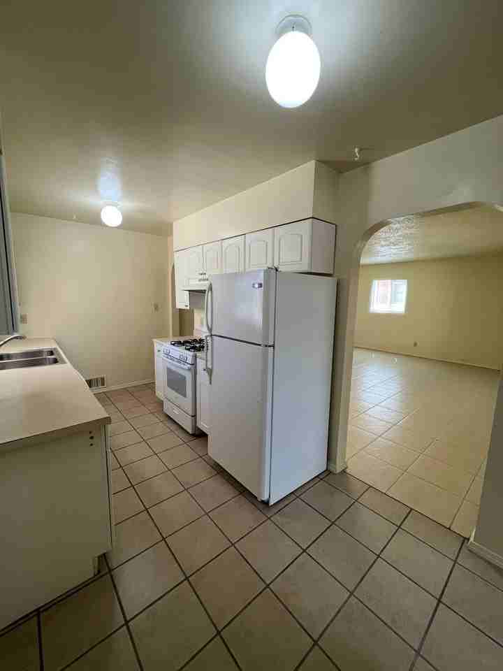 628 San Pablo St Ne - Photo 7 of 18