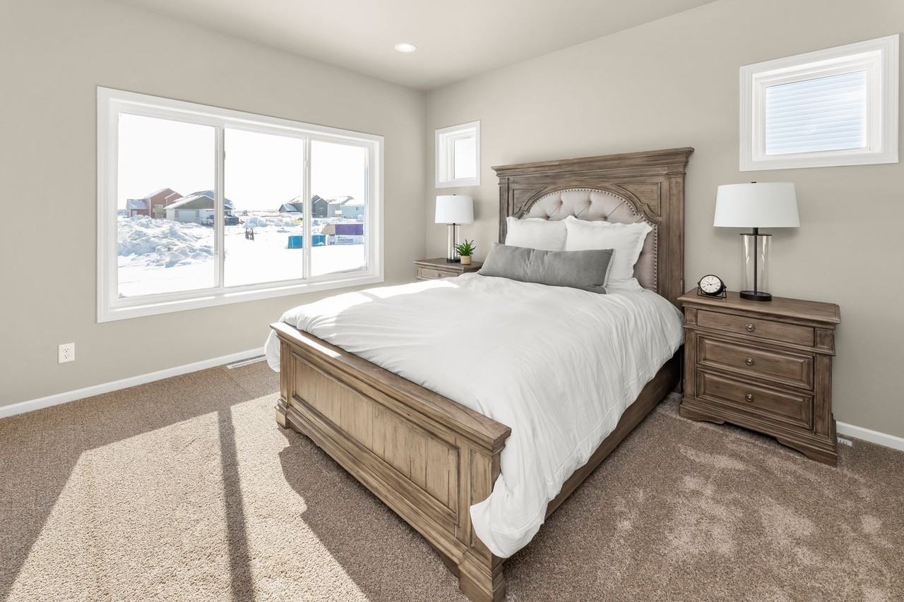 1140 27th Ave W - Photo 3 of 25