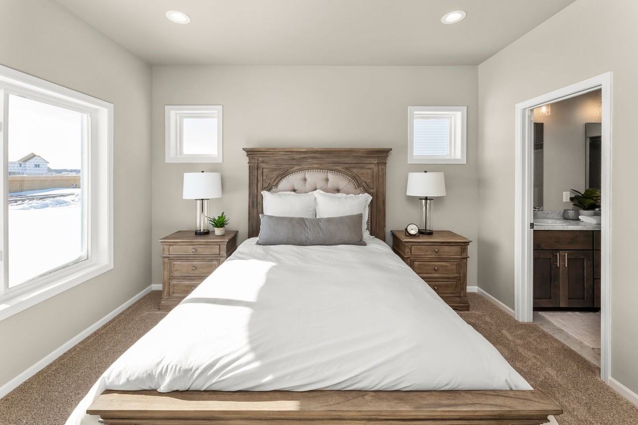 1140 27th Ave W - Photo 4 of 25