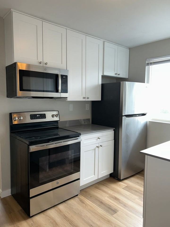 111 10th St Se - Photo 2 of 12