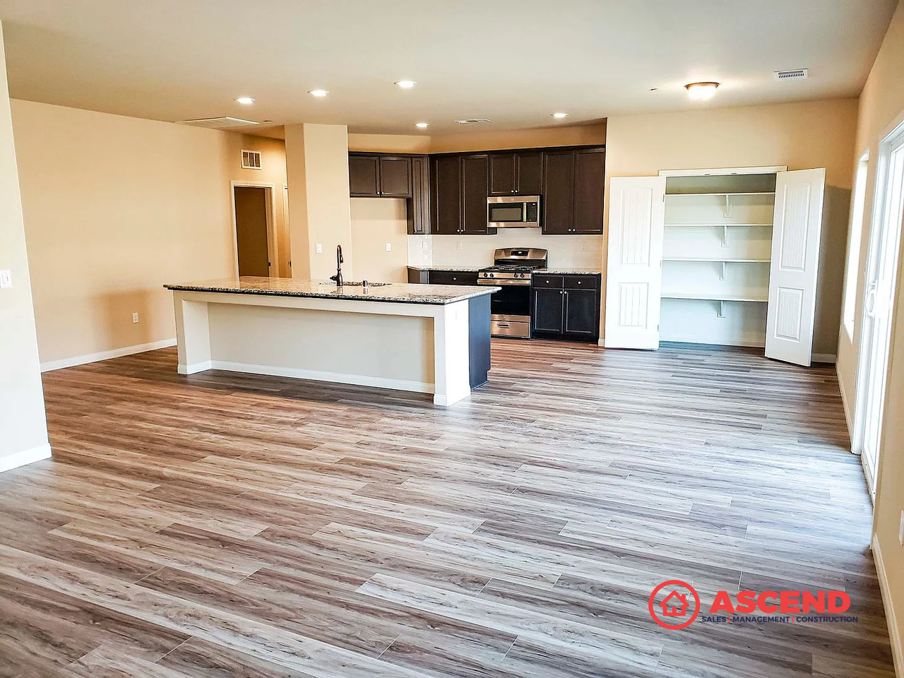 6614 Sunchase Dr - Photo 5 of 18