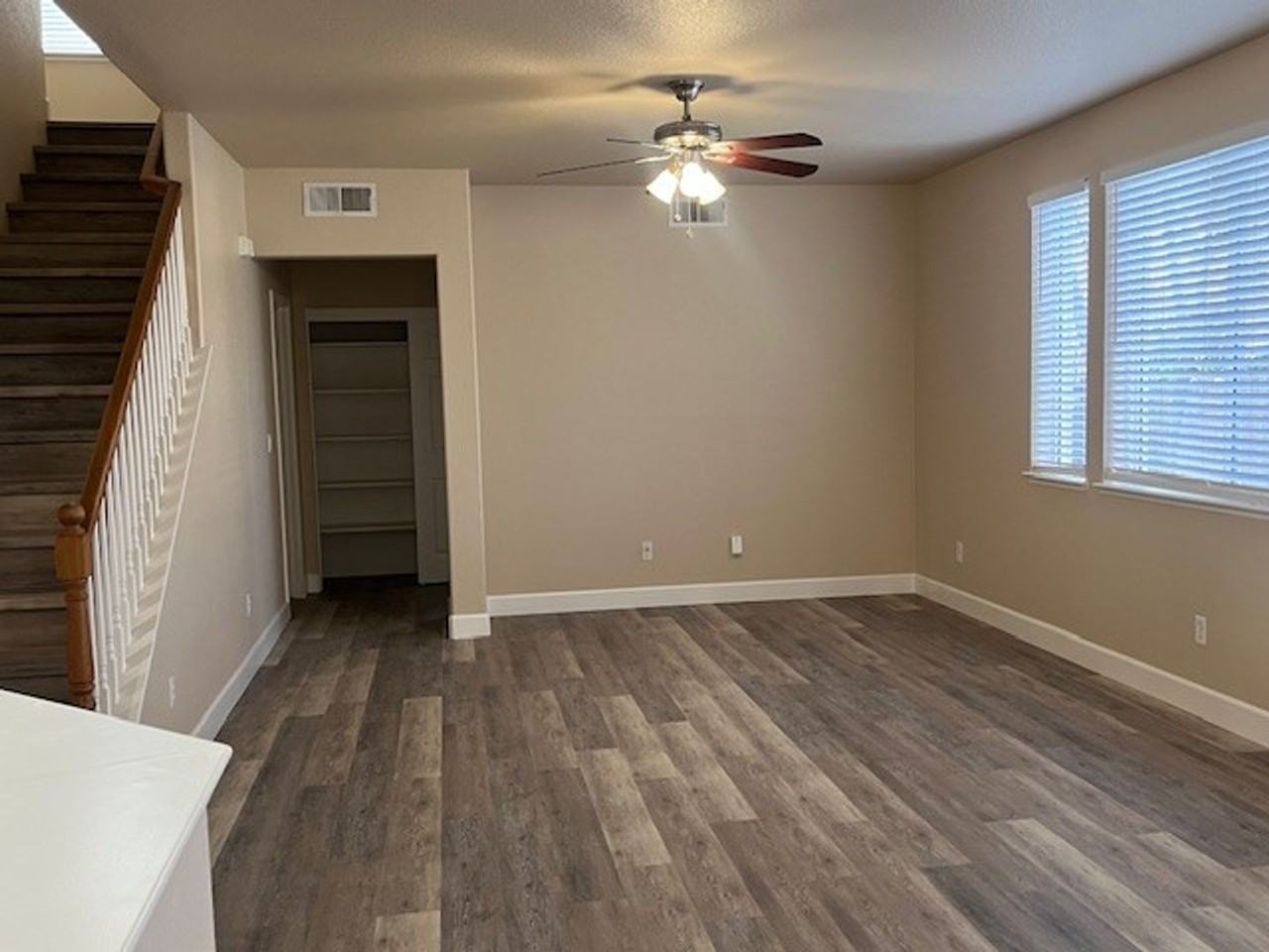 2446 Burtin Dr - Photo 3 of 9