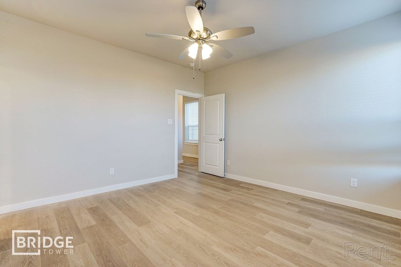 4144 Tobin Dr - Photo 6 of 22