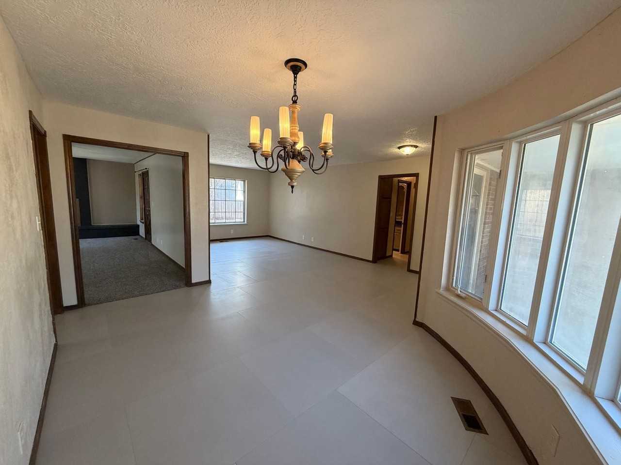 220 Cherry Creek Dr - Photo 7 of 45