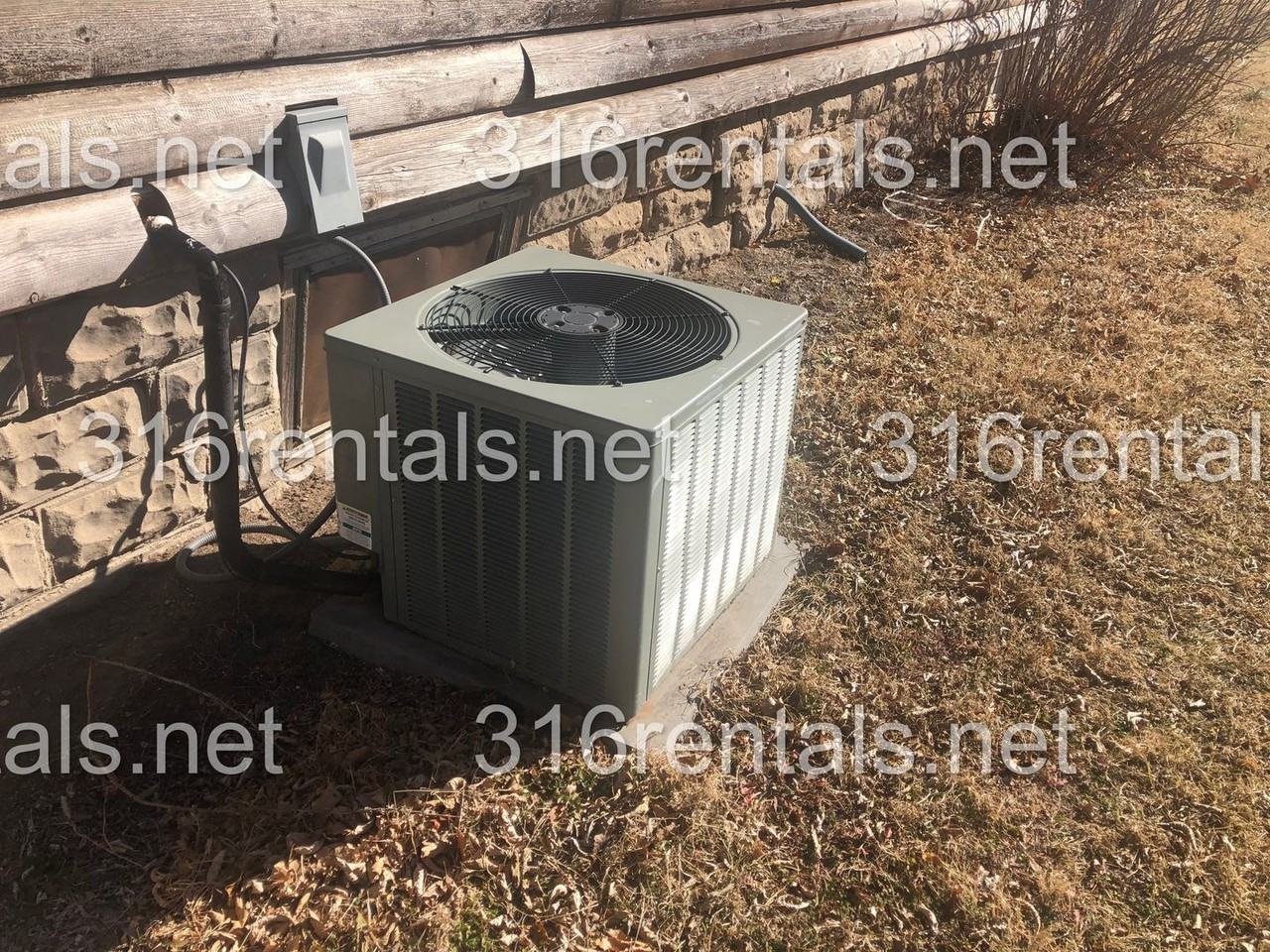 223 W 7th St - Photo 5 of 18