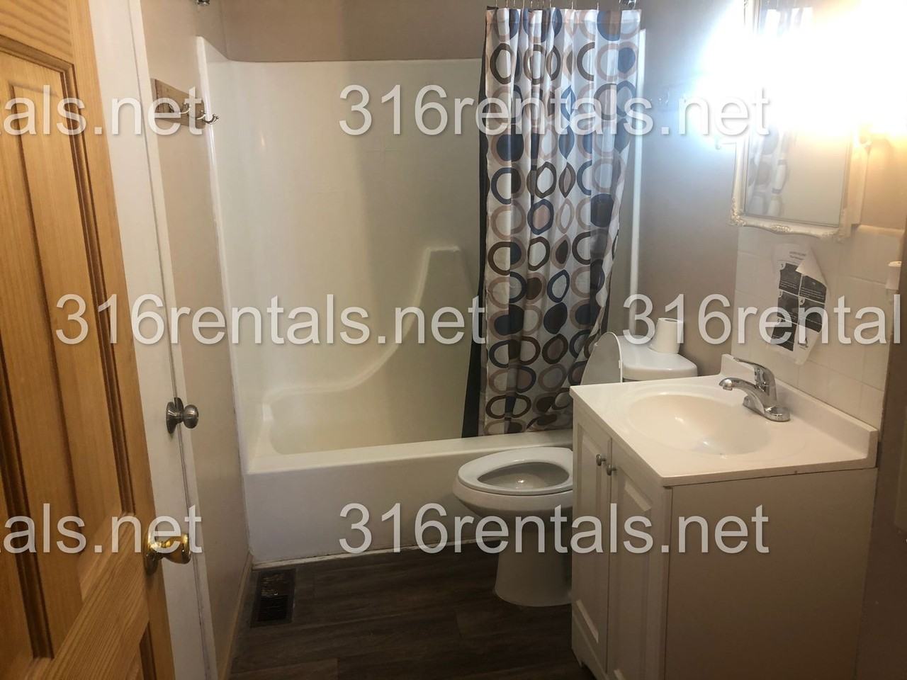 223 W 7th St - Photo 6 of 18