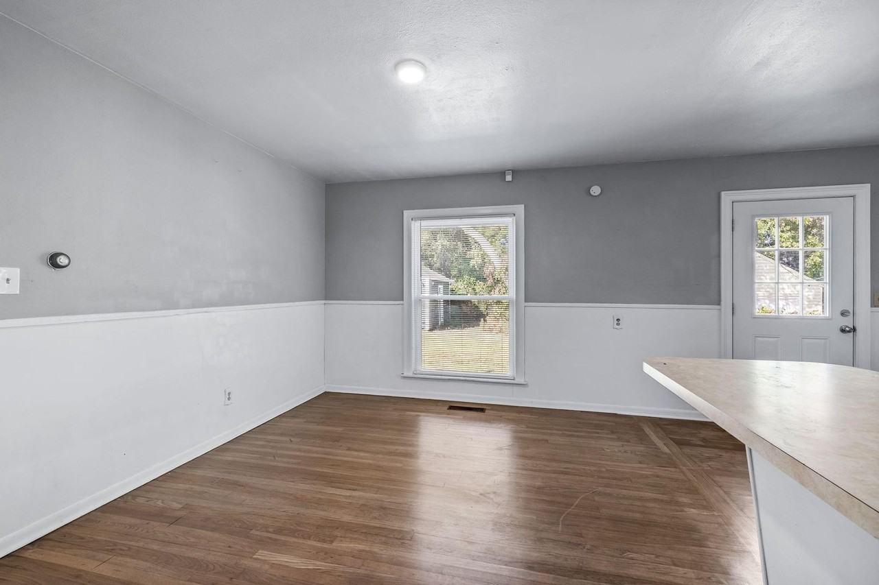 3624 Winston Rd - Photo 5 of 21