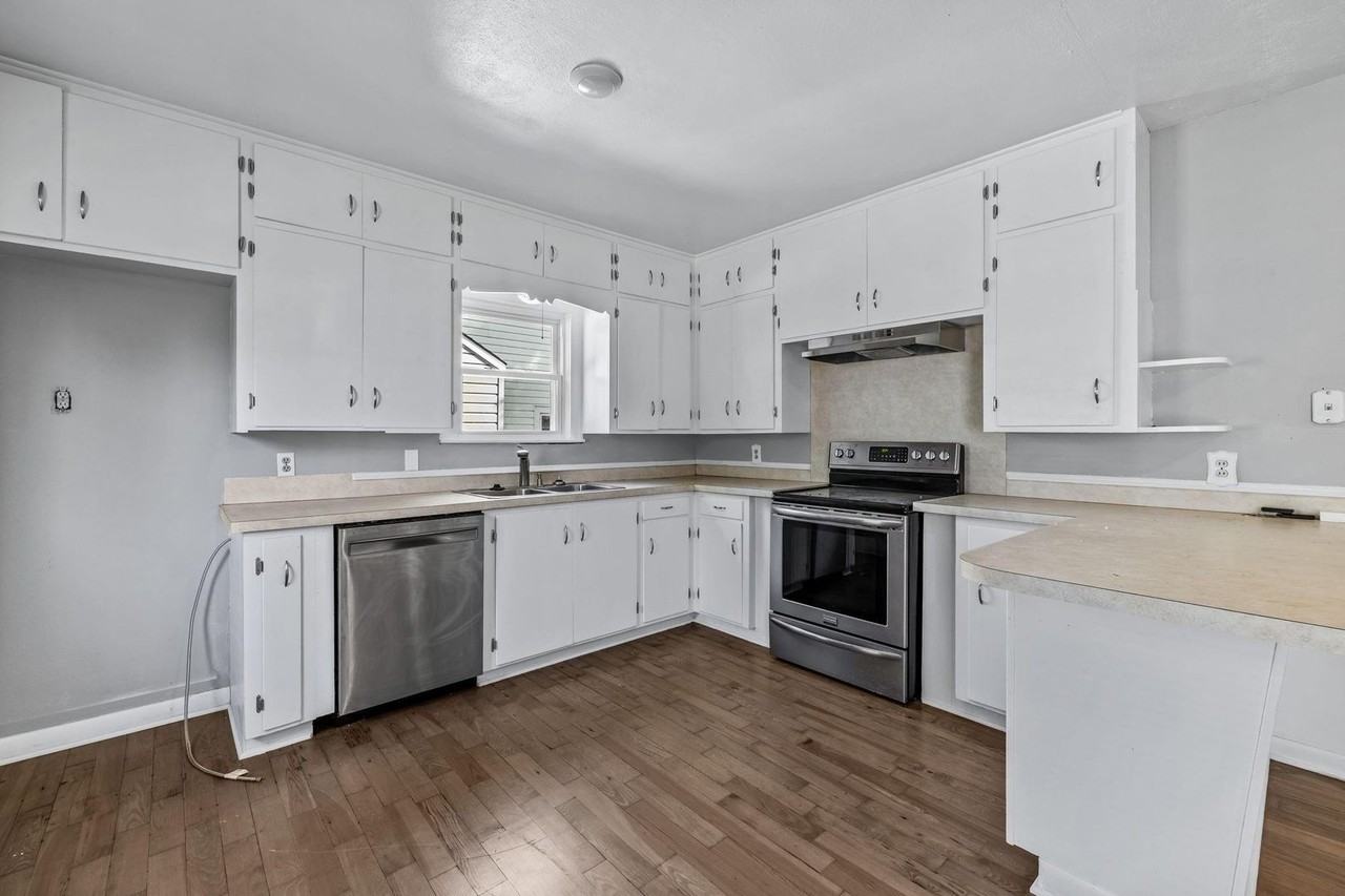 3624 Winston Rd - Photo 7 of 21