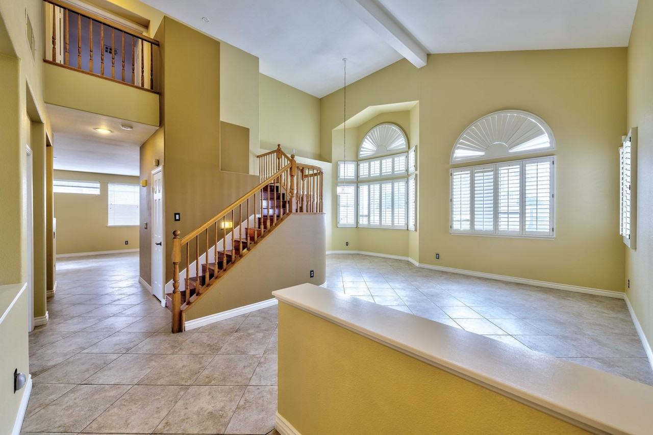 9408 Cloudcroft Ave - Photo 2 of 18