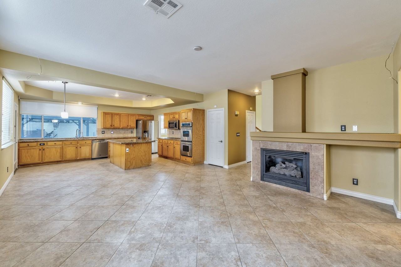 9408 Cloudcroft Ave - Photo 6 of 18