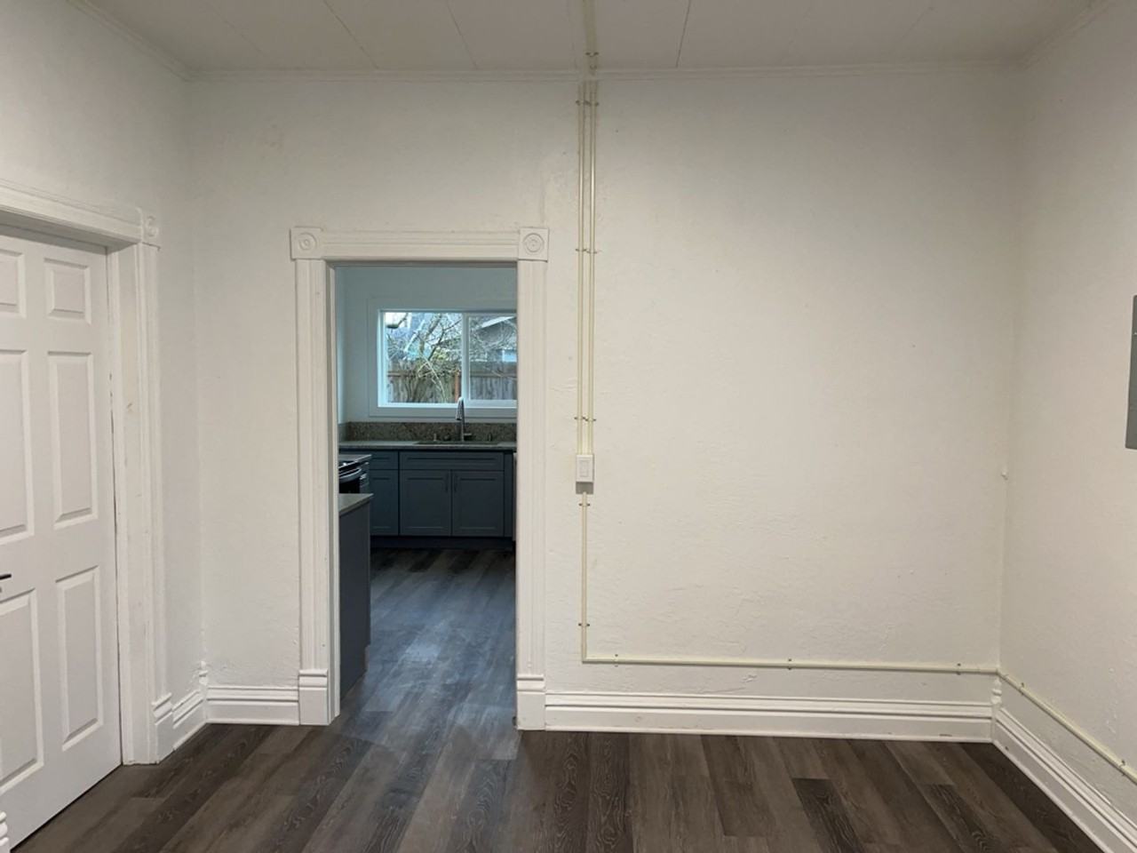 1906 I St - Photo 3 of 6