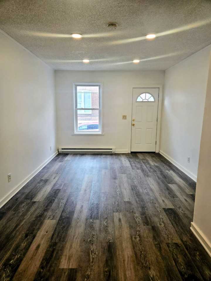 416 W Whitehall St - Photo 2 of 15