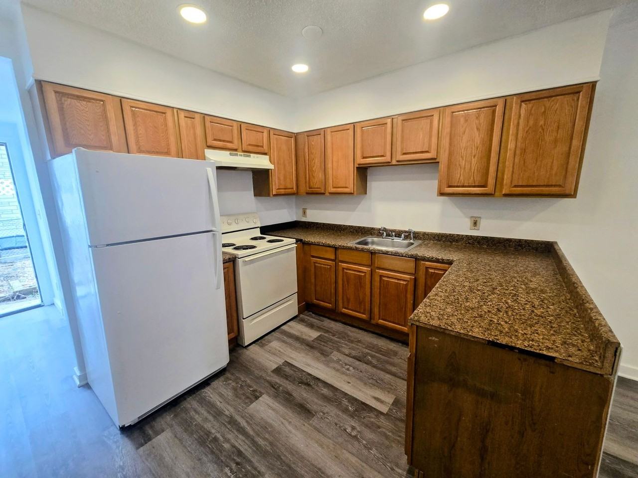 416 W Whitehall St - Photo 4 of 15