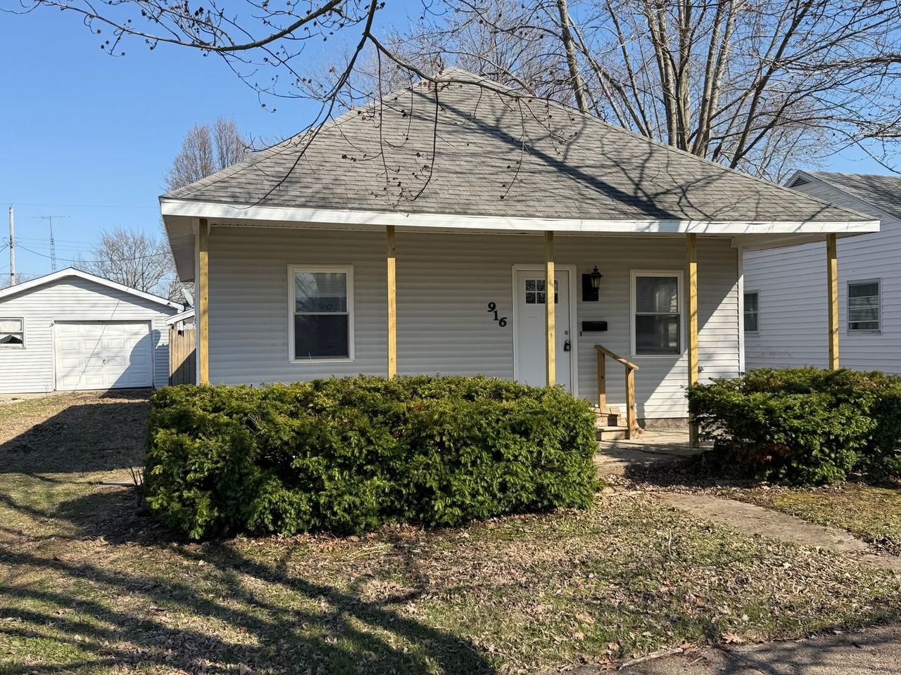 916 N 10th St - Photo 2 of 8