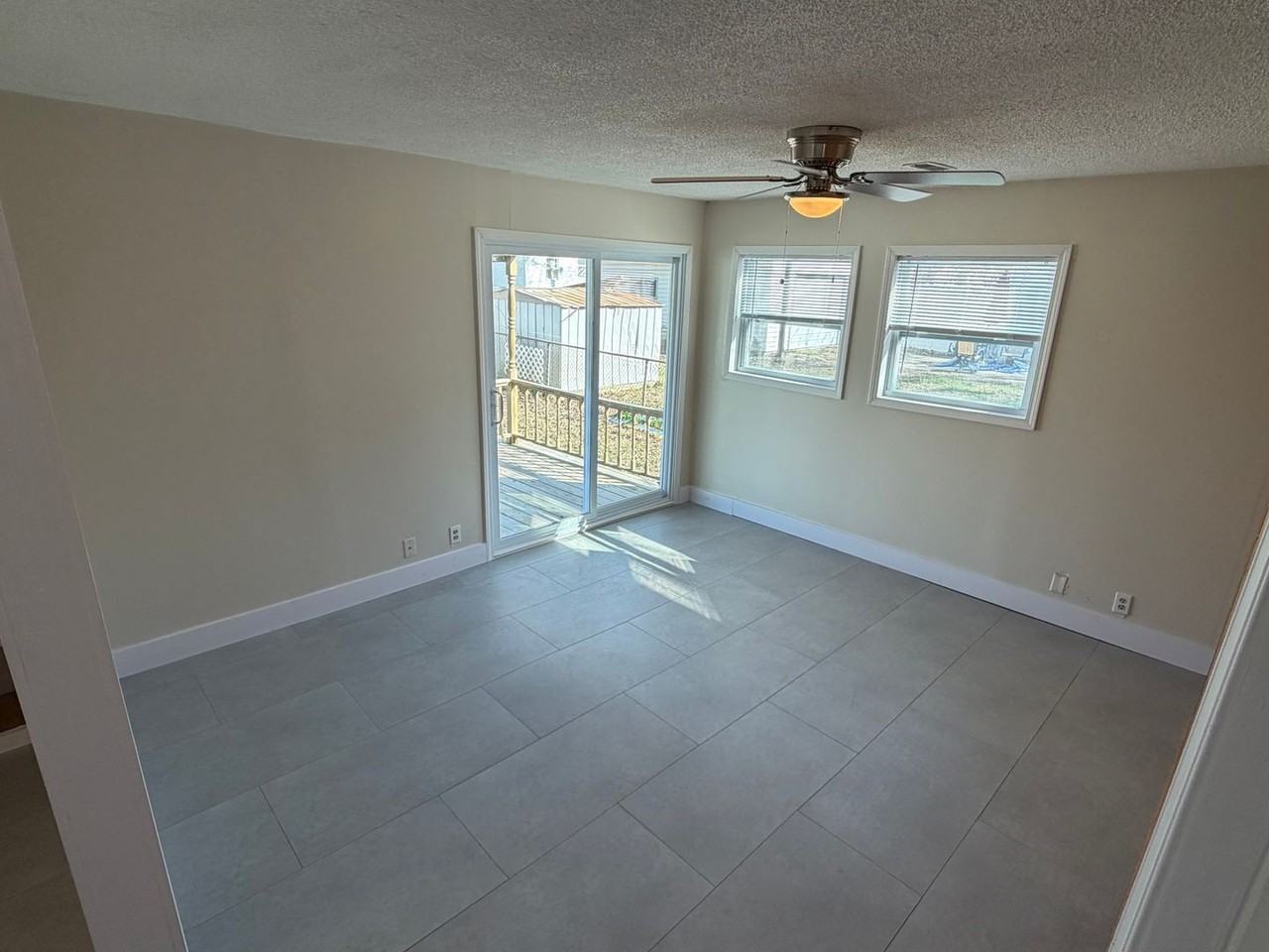 916 N 10th St - Photo 3 of 8