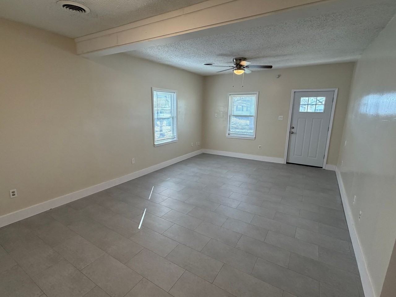 916 N 10th St - Photo 4 of 8