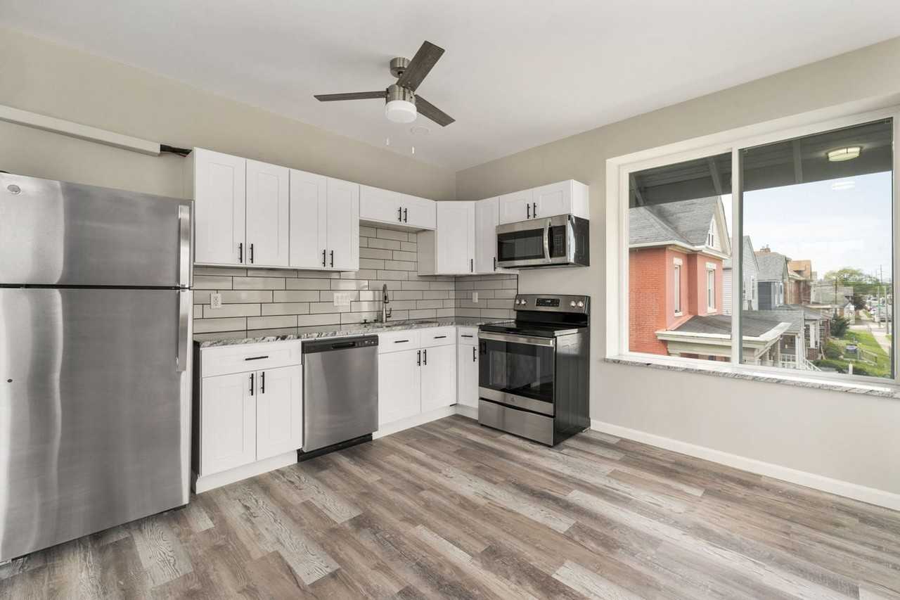 741 Sullivant Ave - Photo 6 of 23