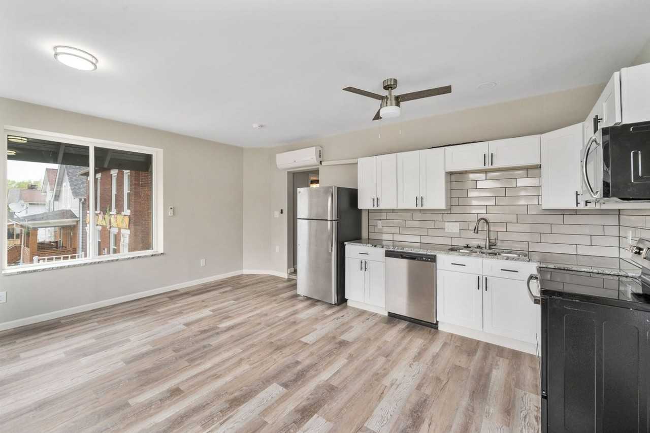 741 Sullivant Ave - Photo 7 of 23