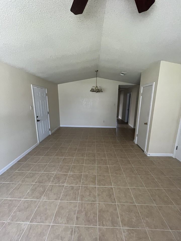 503 Angus Cir #A - Photo 2 of 23