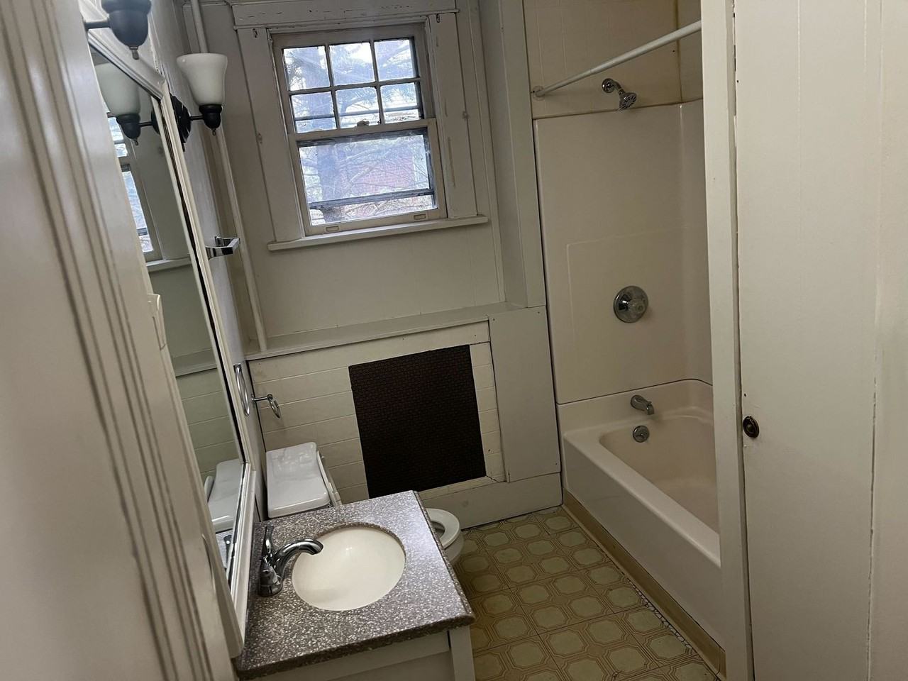 921 Park Ave - Photo 7 of 7