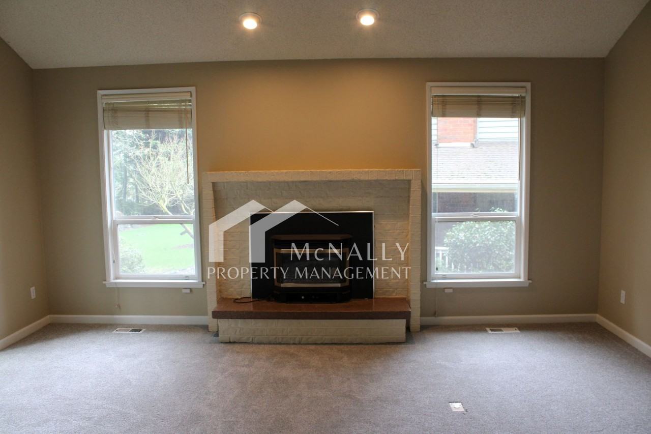 2708 37th St - Photo 2 of 18