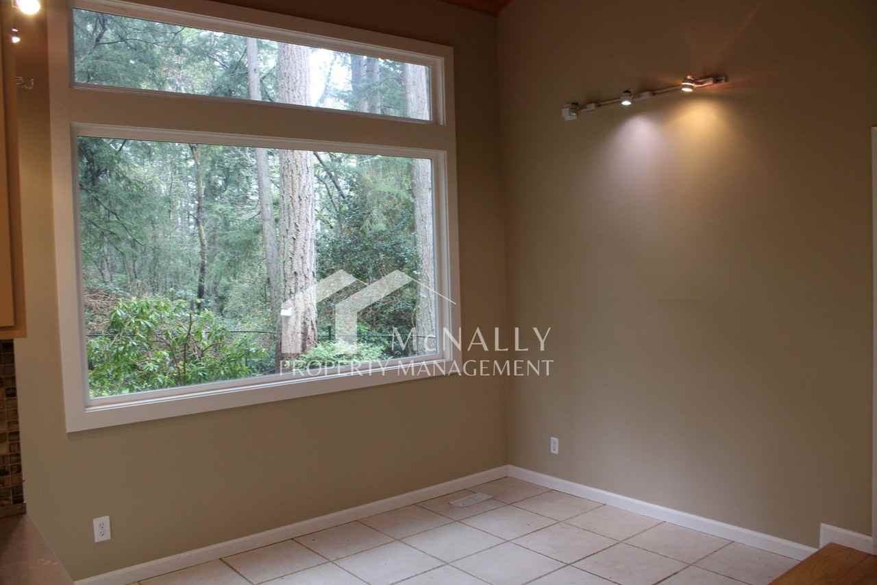 2708 37th St - Photo 5 of 18