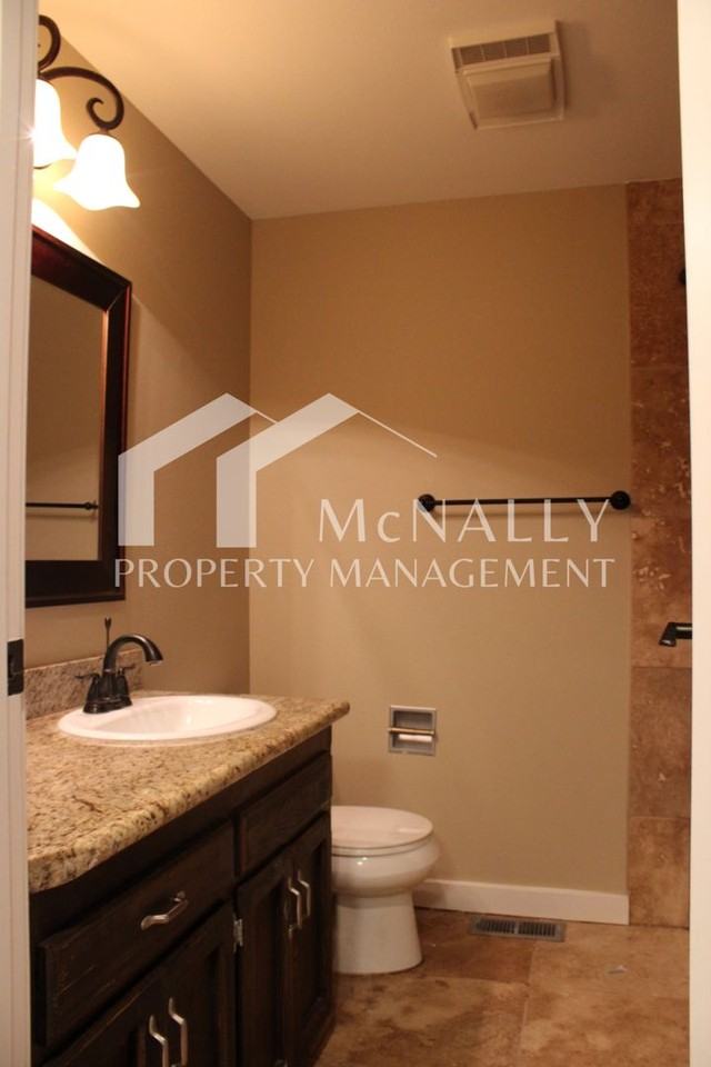 2708 37th St - Photo 7 of 18