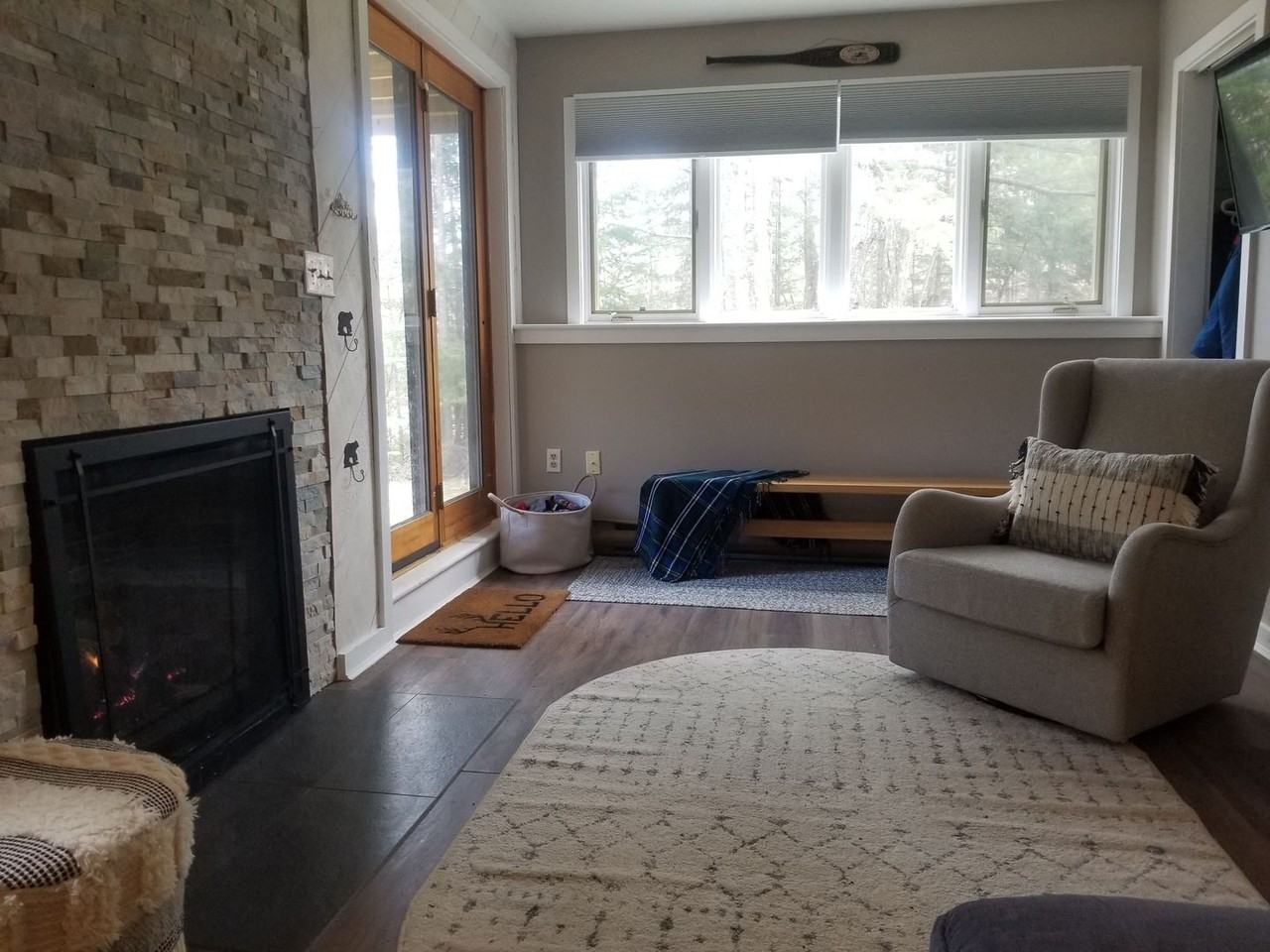 24 Forest Rim Way - Photo 2 of 15