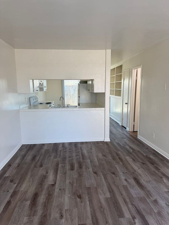 7525 Pacific Street - Photo 2 of 13