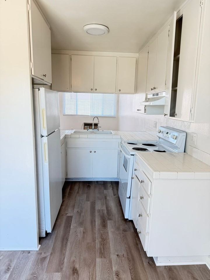 7525 Pacific Street - Photo 7 of 13